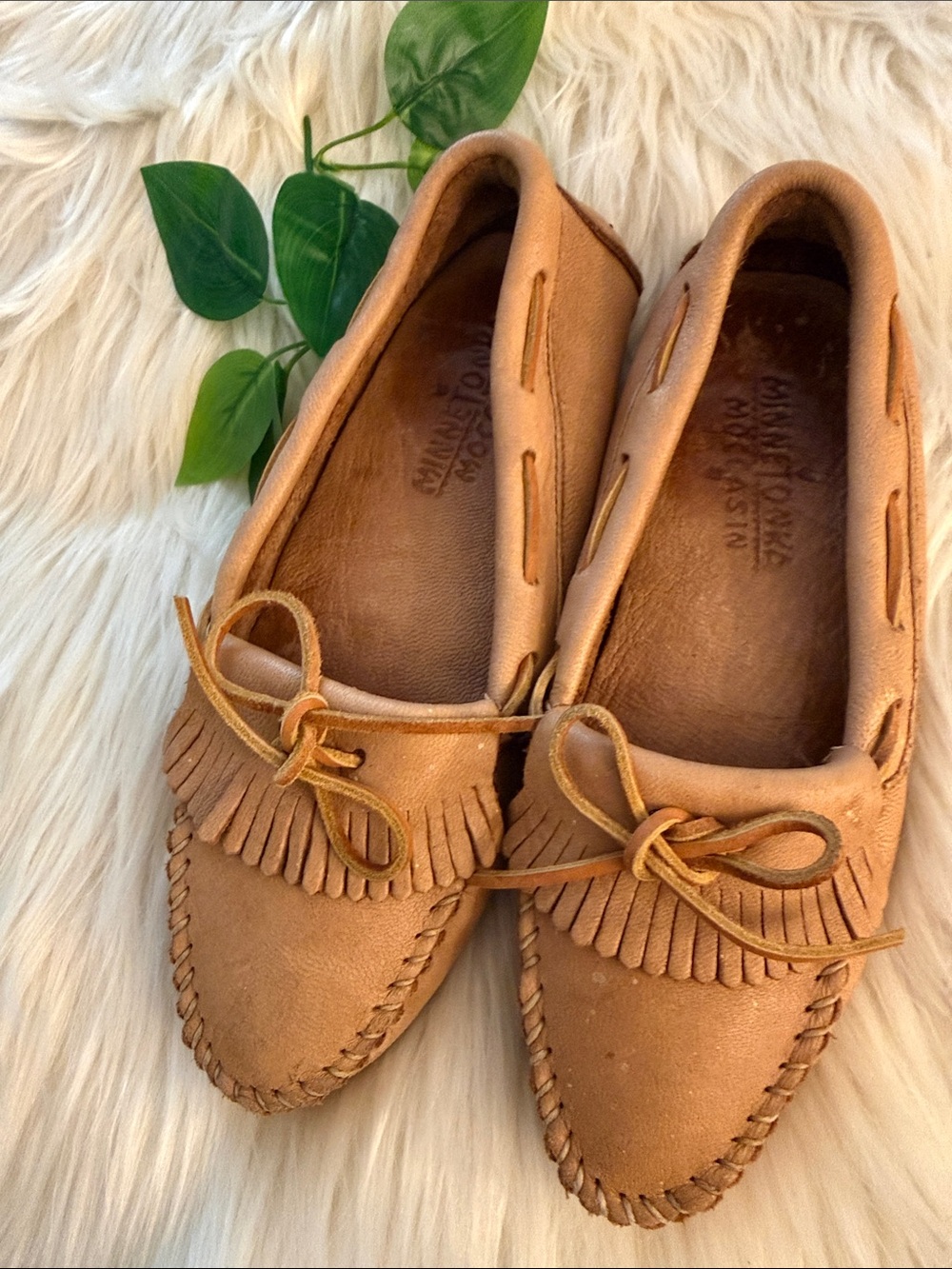 Minnetonka Tan Leather Fringe Moccasin Loafers🔥
